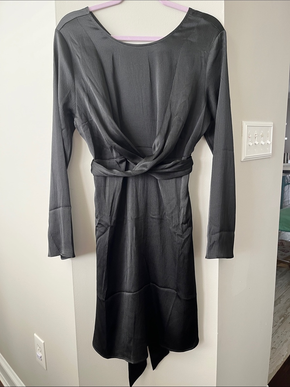 H&M Black Long-Sleeve Maternity/Nursing Twist-Waist Dress